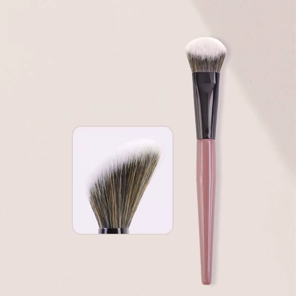 Pinceau à blush professionnel doux et incliné pour blush liquide, crème, poudre de contouring, outil