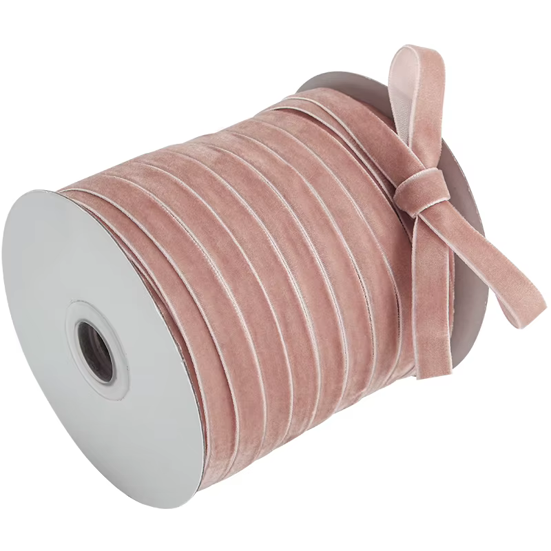 Rouleau de ruban en velours