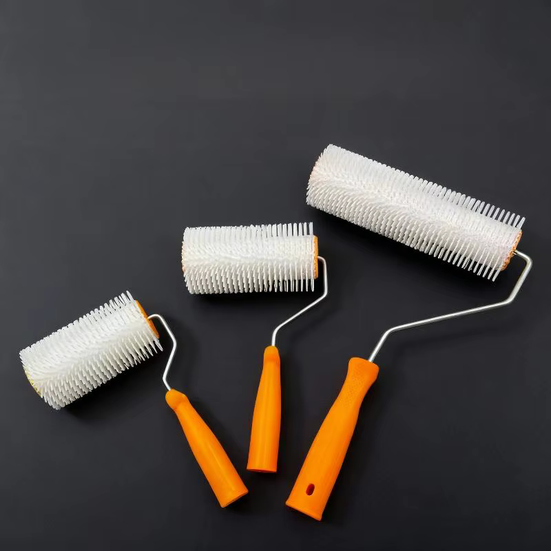 Rouleau à pointes anti-mousse 10/16/24CM pour lissage de sols en latex