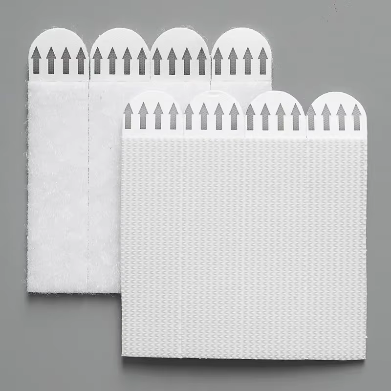 Bande adhésive amovible à boucle à crochet
