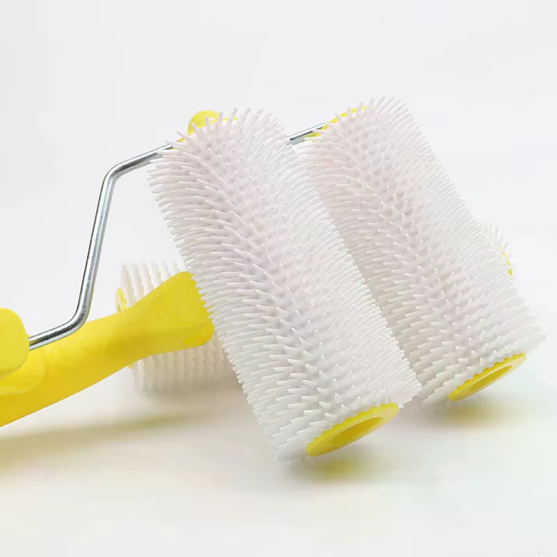 Un rouleau à pointes anti-mousse de 15/22CM