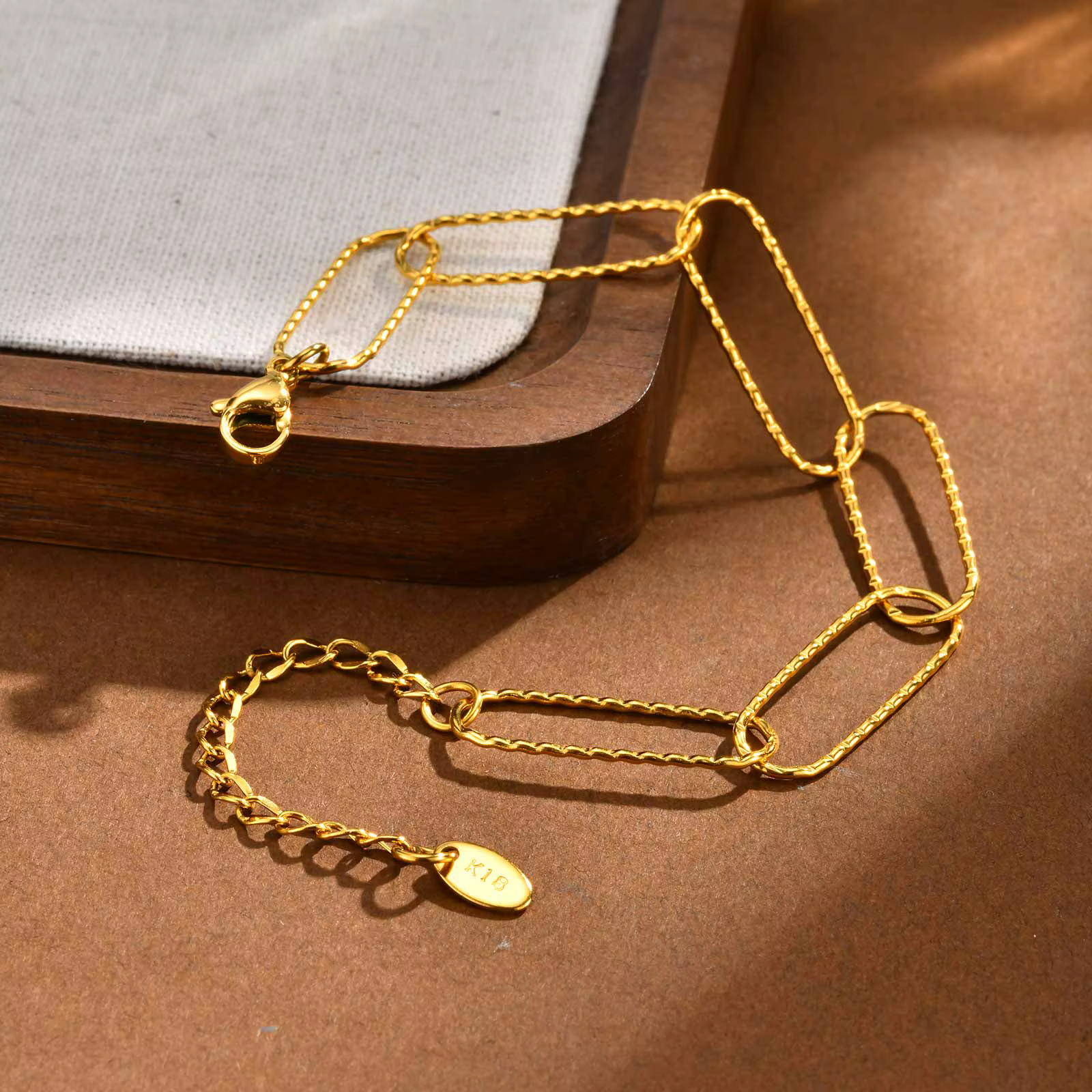 Bracelet coeur pour femme, fermoir à bascule en acier inoxydable plaqué or 18 carats, bracelets à maillons d'amour à breloques pour la Saint-Valentin
