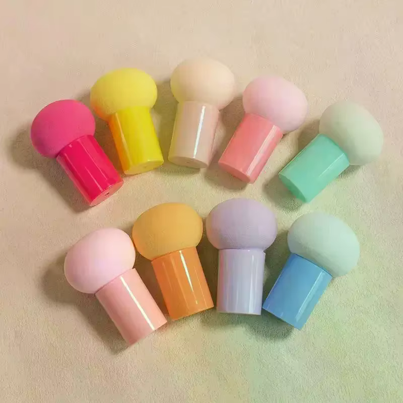 Ensemble de pinceaux à pochoirs colorés avec poignées