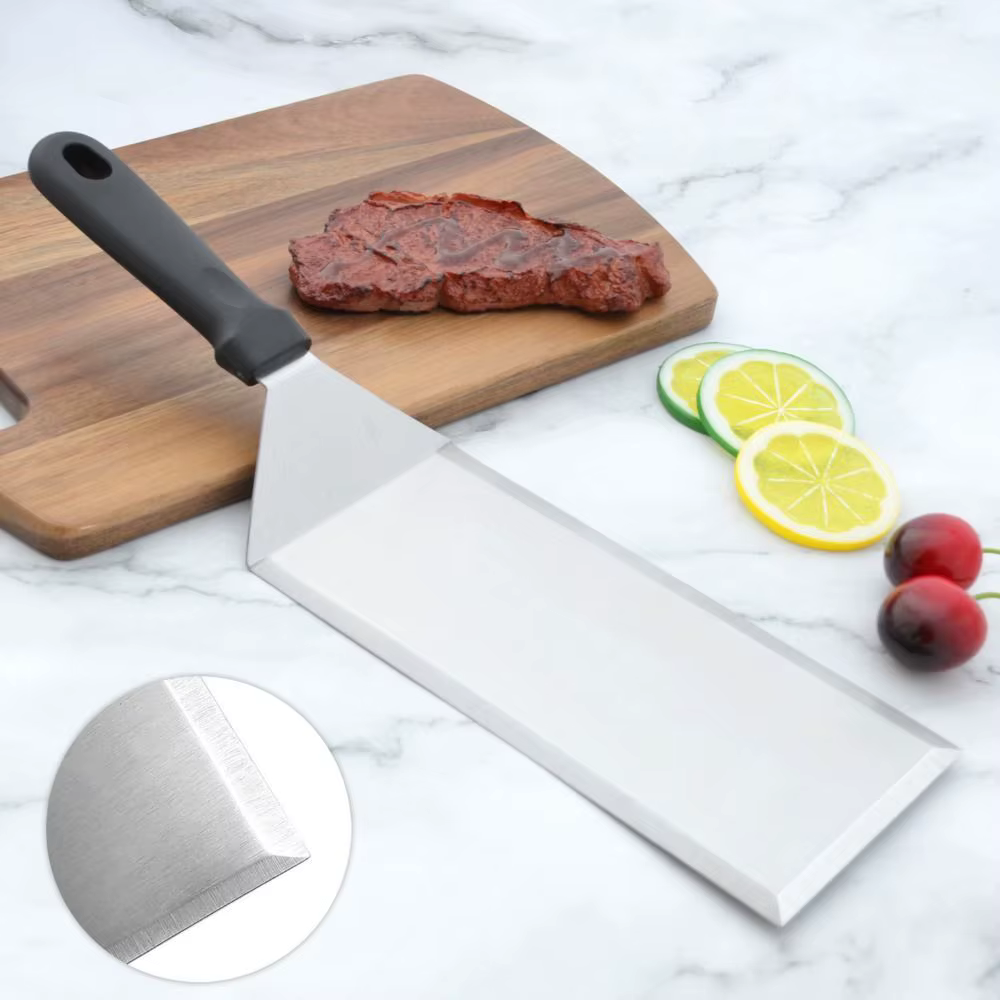 Spatule à tête carrée ou rectangulaire avec lame