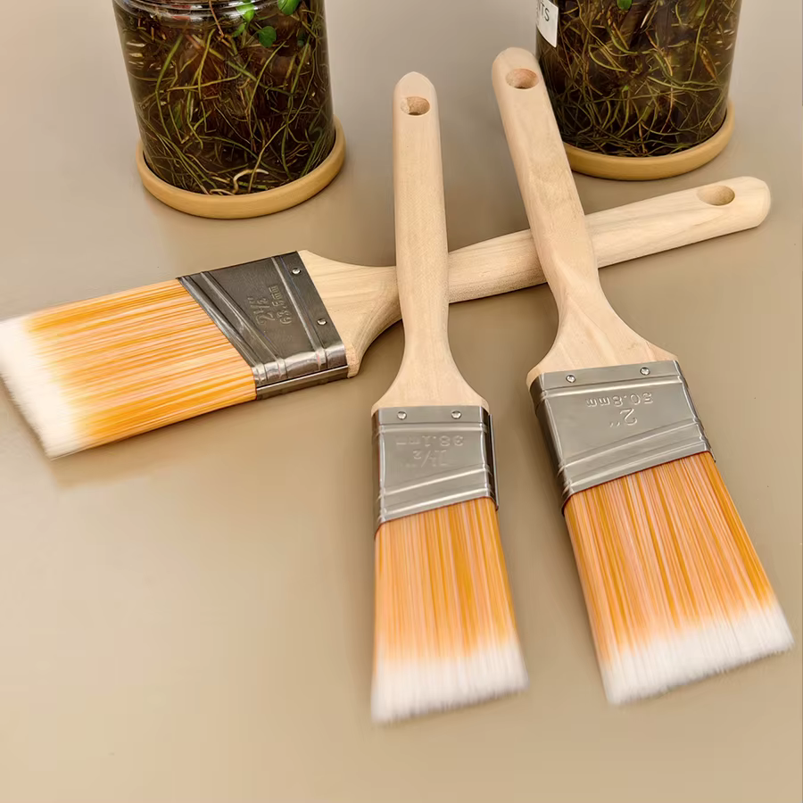 Pinceau à peinture angulaire avec manche en bois de 2