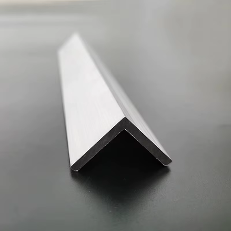 Profilé de bordure triangulaire en aluminium
