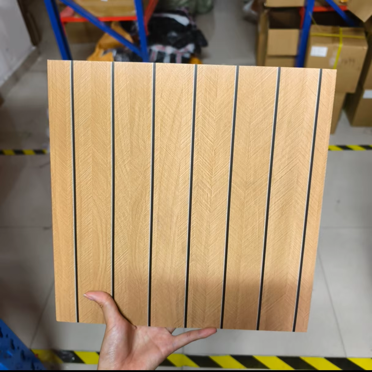 5 pièces de revêtements muraux autocollants à texture rayée imitation bois pour la rénovation et la décoration intérieure