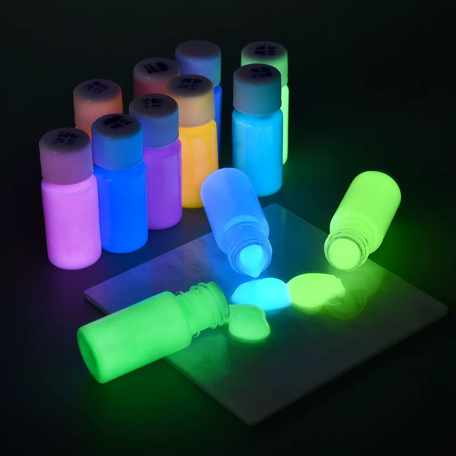 Peintures lumineuses fluorescentes longue durée