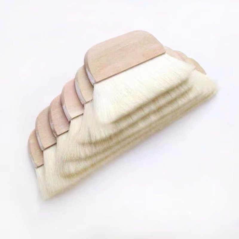 Grande brosse pour peinture murale