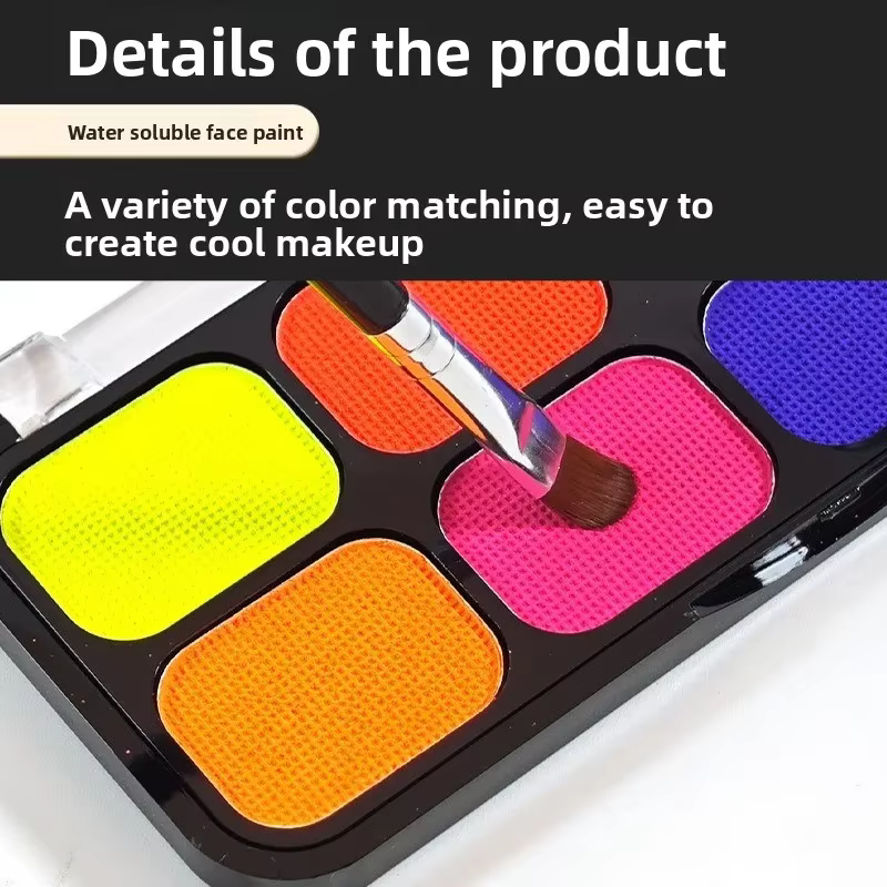 Palette de peinture à rayures arc-en-ciel avec pinceaux