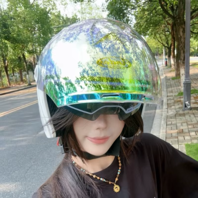 Casque de moto électrique léger pour femmes en été, Protection solaire et demi-casque respirant, casque quatre saisons pour hommes