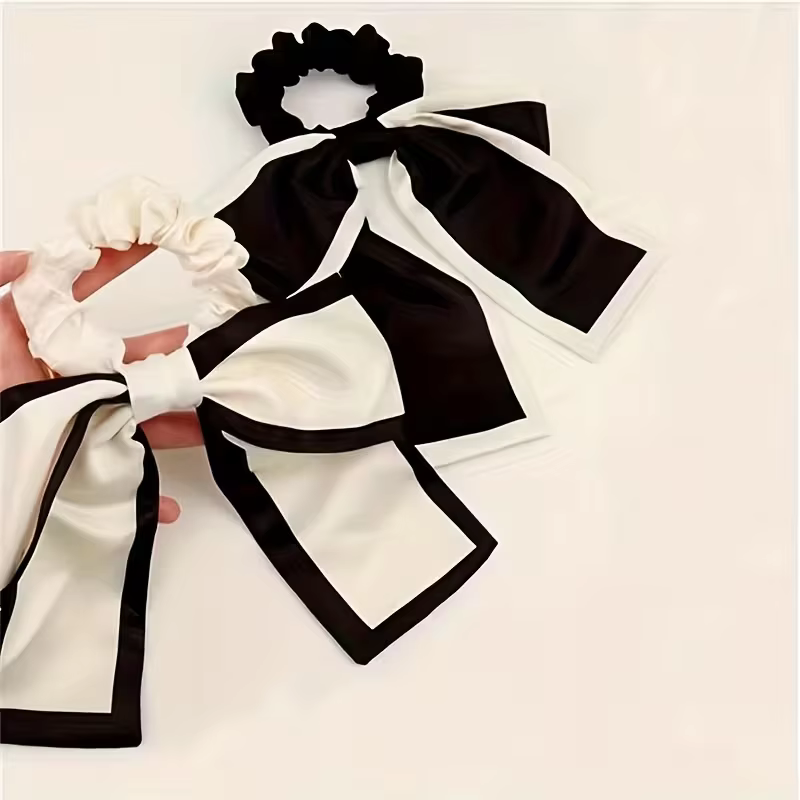 Serre-tête élégant en satin à deux pièces avec nœud papillon pour nouer une queue de cheval ou un chignon élégant avec des attaches pour cheveux