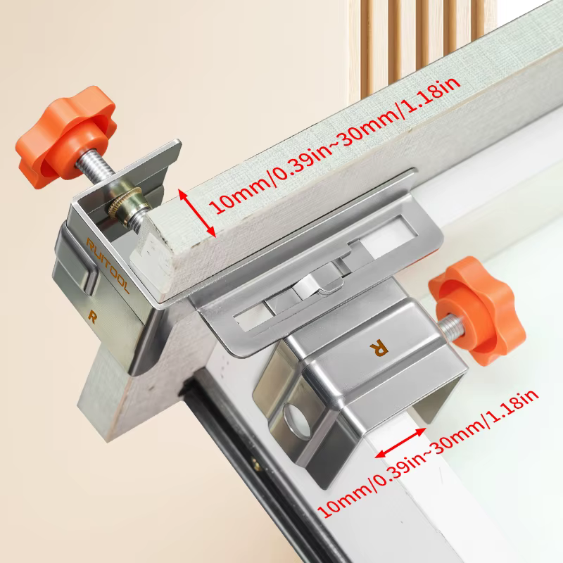 Pinces MELFront réglables pour panneaux optiques