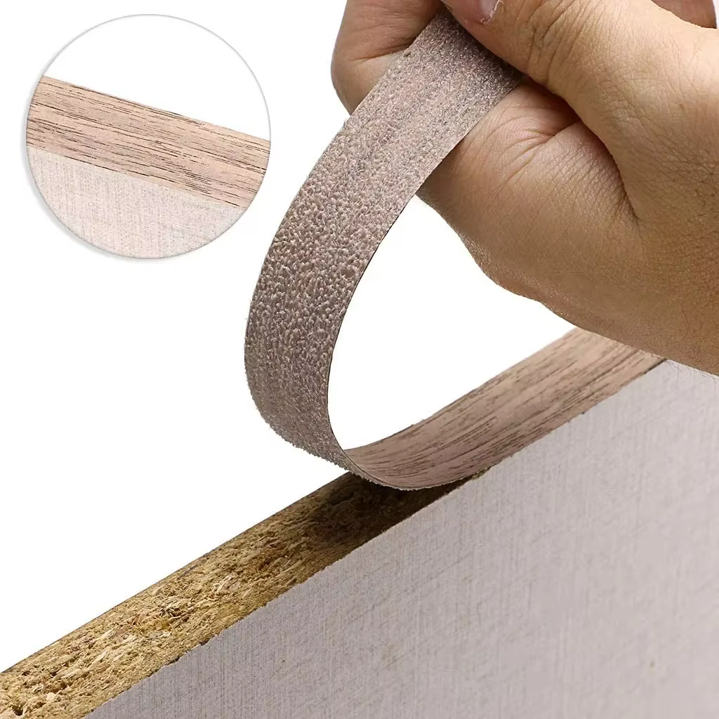 Rouleau de ruban adhésif pour bords en bois de noyer