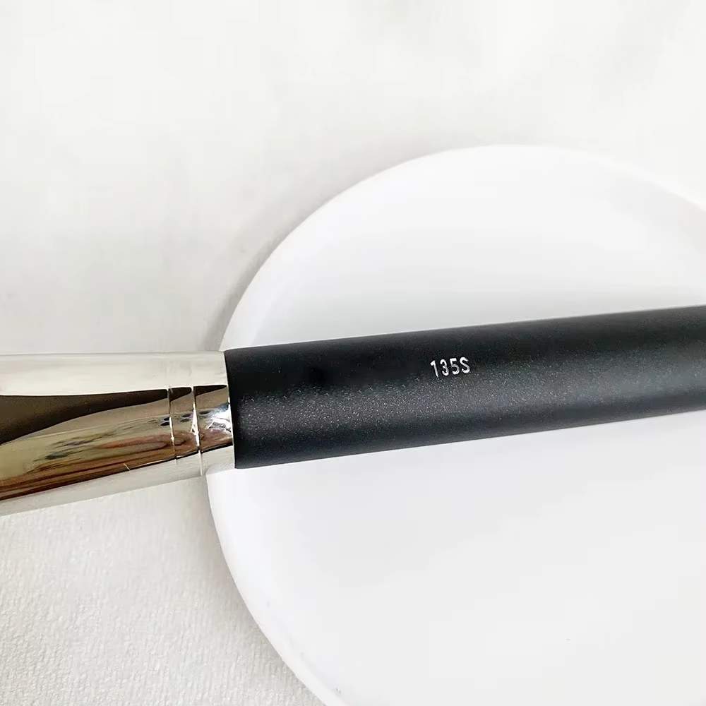 Grand pinceau à fard à joues plat en poudre 135S, cheveux synthétiques doux et soyeux, brosse de maquillage bronzante en forme de palette
