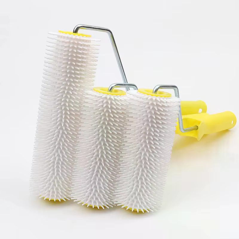 Un rouleau à pointes anti-mousse de 15/22CM