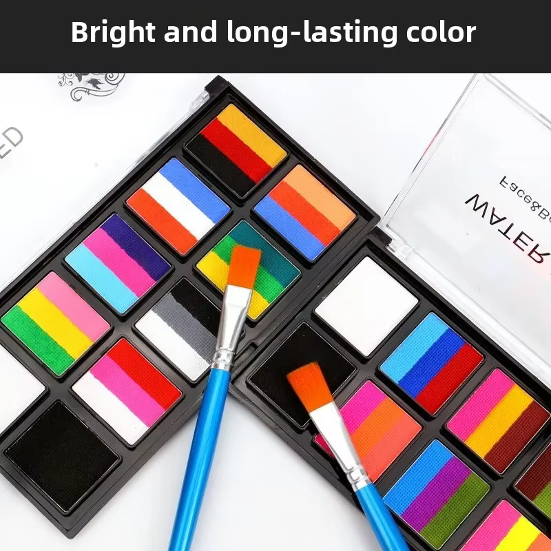 Palette de peinture à rayures arc-en-ciel avec pinceaux
