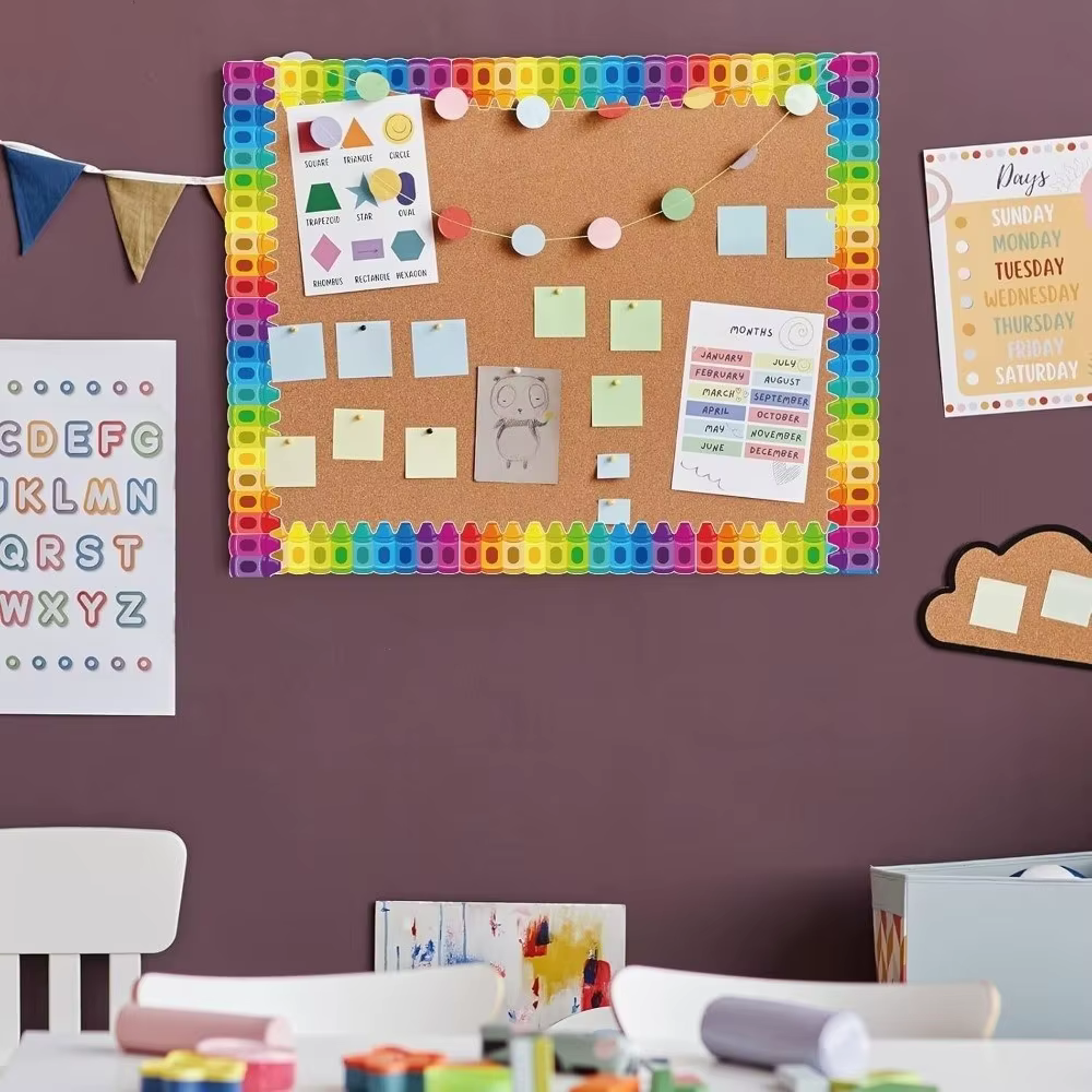 Rouleau de papier auto-adhésif pour tableau d'affichage