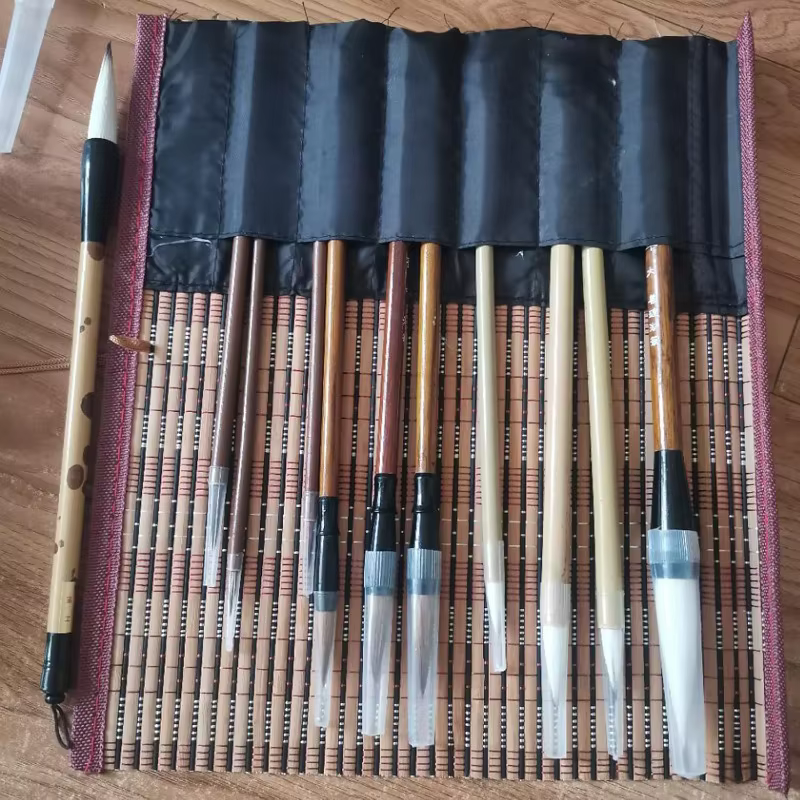 Ensemble de pinceaux de calligraphie chinoise 10 pièces-pinceaux d'écriture haut de gamme pour débutants et artistes-avec porte-pinceau enroulable en bambou,