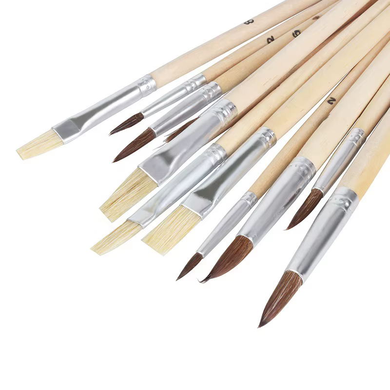 Ensemble de 13 pinceaux en bois