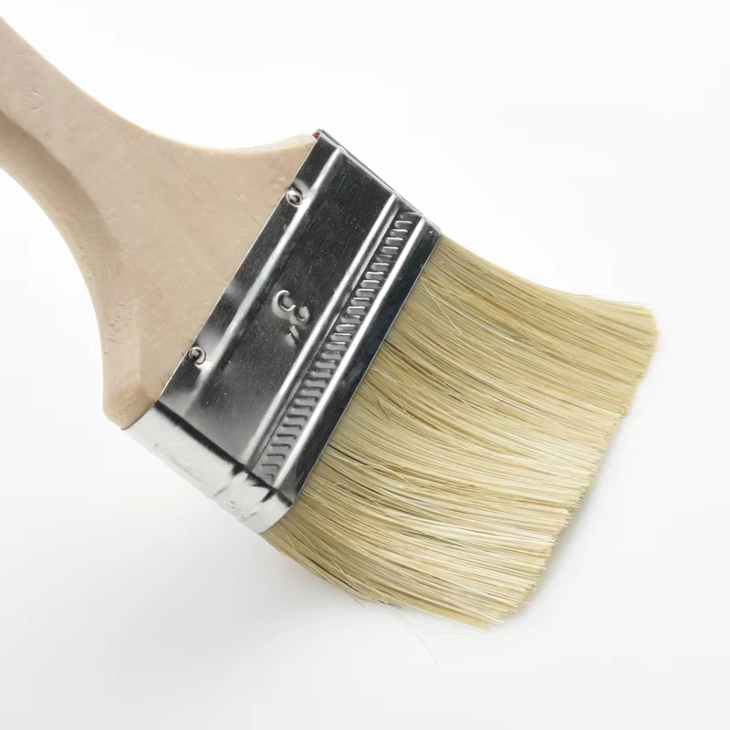 Pinceau à peinture avec manche en bois