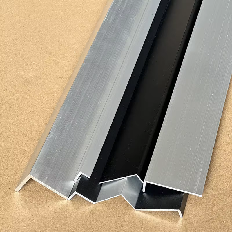 Profilé en aluminium en forme de L à bords inégaux