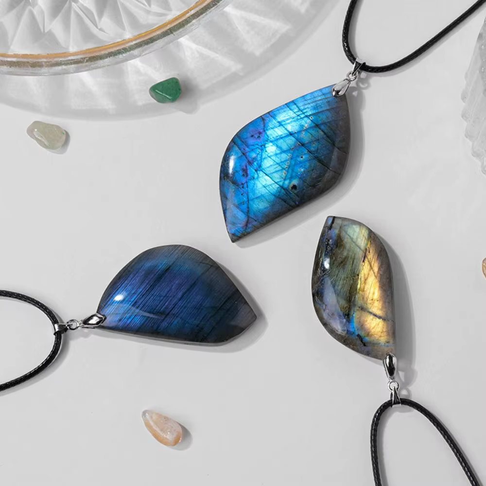 Pierre artisanale en Labradorite naturelle, pierre brute, polissage, forme géométrique, cristal, pierre d'entraînement naturelle exquise