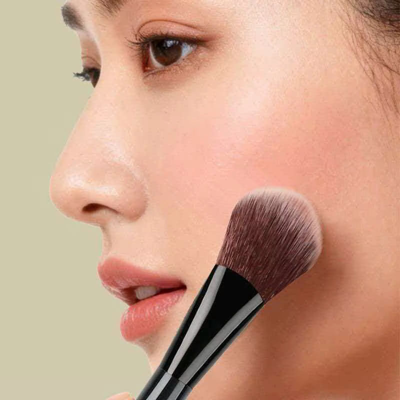 Pinceau à blush professionnel doux et incliné pour blush liquide, crème, poudre de contouring, outil de maquillage de haute qualité