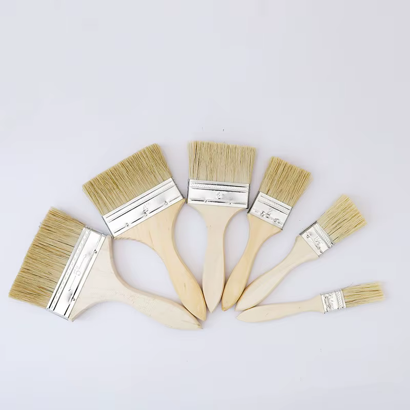 Pinceau à peinture avec manche en bois