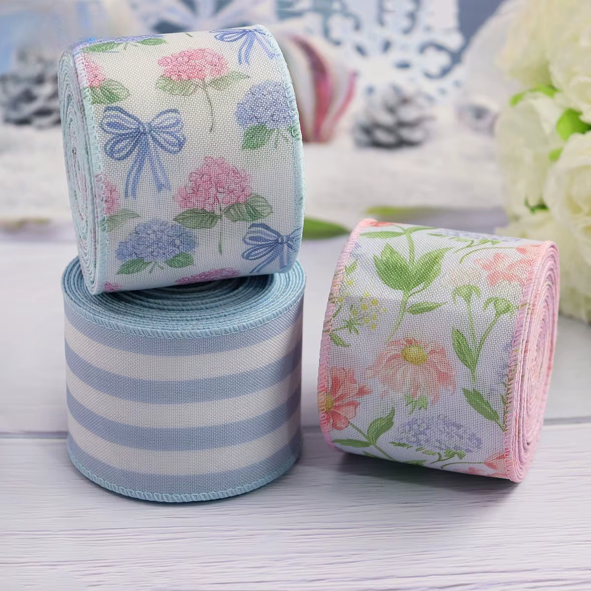 Ruban imprimé floral avec bords en fil