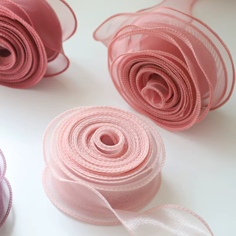 Ruban en Organza à bords ondulés