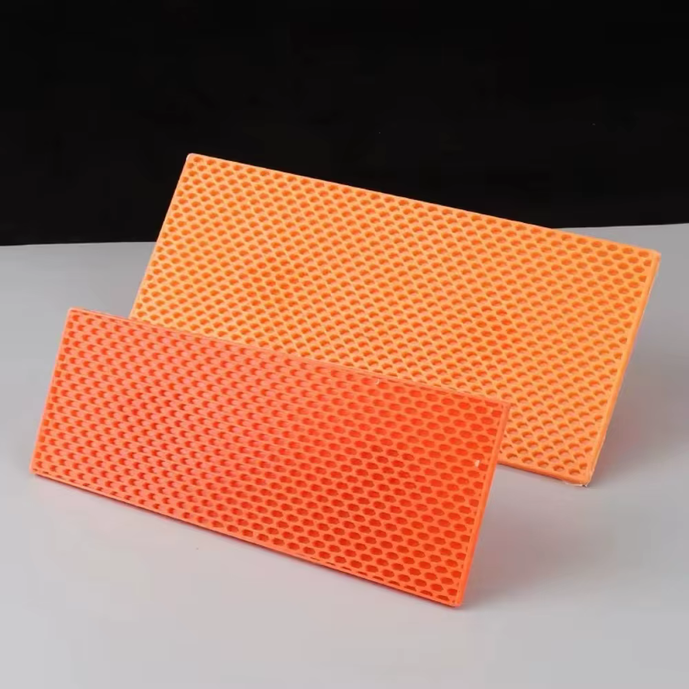 Planche de plâtrage en plastique
