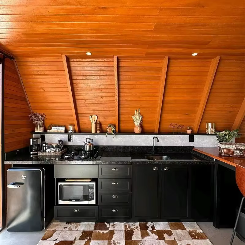 Maison conteneur modulaire préfabriquée de luxe en forme de triangle, petite cabane, maisonnette, maison conteneur A-frame pour habitation