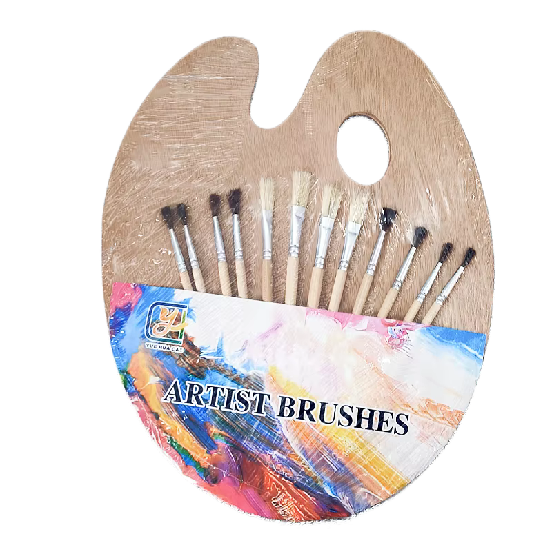 Ensemble de 13 pinceaux en bois