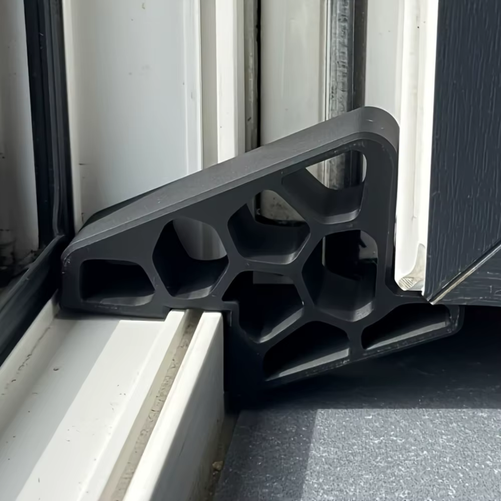 Butée de porte de balcon de fenêtre avec verrouillage de piste
