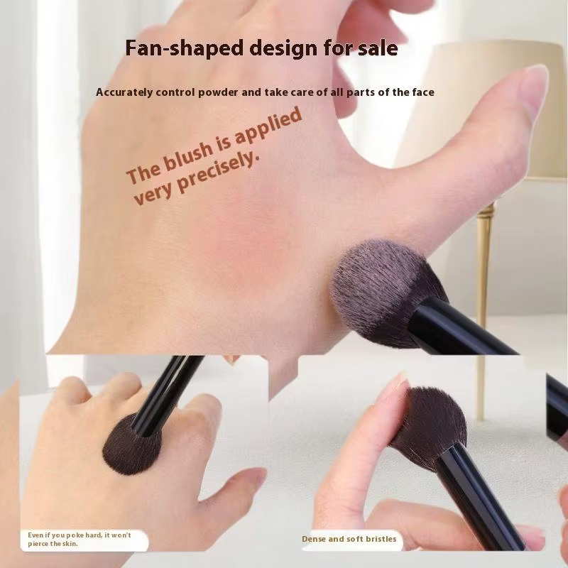 1 Pinceau de Maquillage en Forme de Petit Ventilateur pour Fard à Joues, Poudre, Crème et Liquide – Outil de Maquillage Précis pour le Fard à Joues
