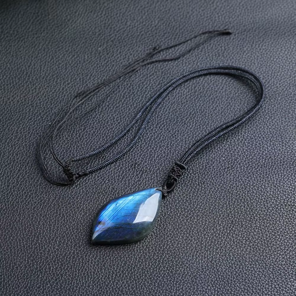 Pierre artisanale en Labradorite naturelle, pierre brute, polissage, forme géométrique, cristal, pierre d'entraînement naturelle exquise