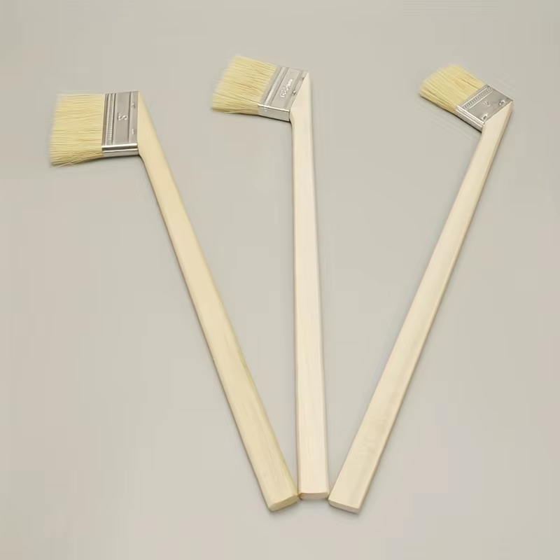 Pinceaux d'angle polyvalents