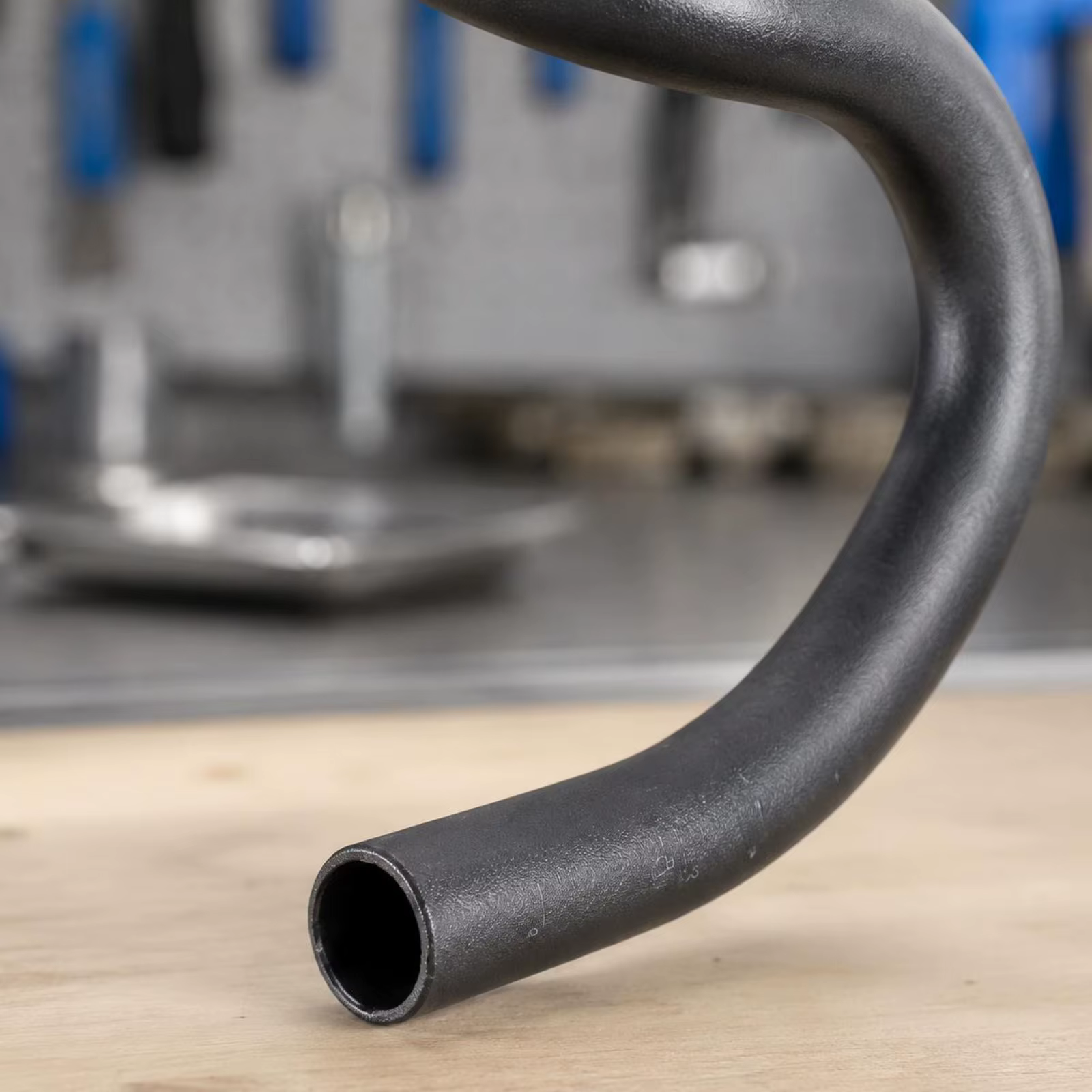 Guidon de vélo de gravier ergonomique à poignées évasées, multi-positions, pour le touring