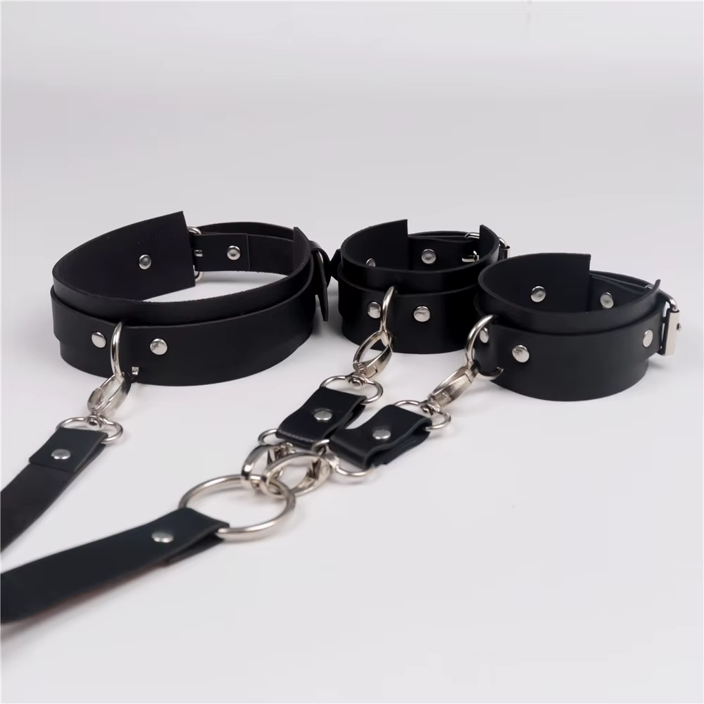 Menottes et Collier en Cuir PU pour Jeux de Rôle Adultes (2 pièces) – Accessoires de Contrainte pour Couples