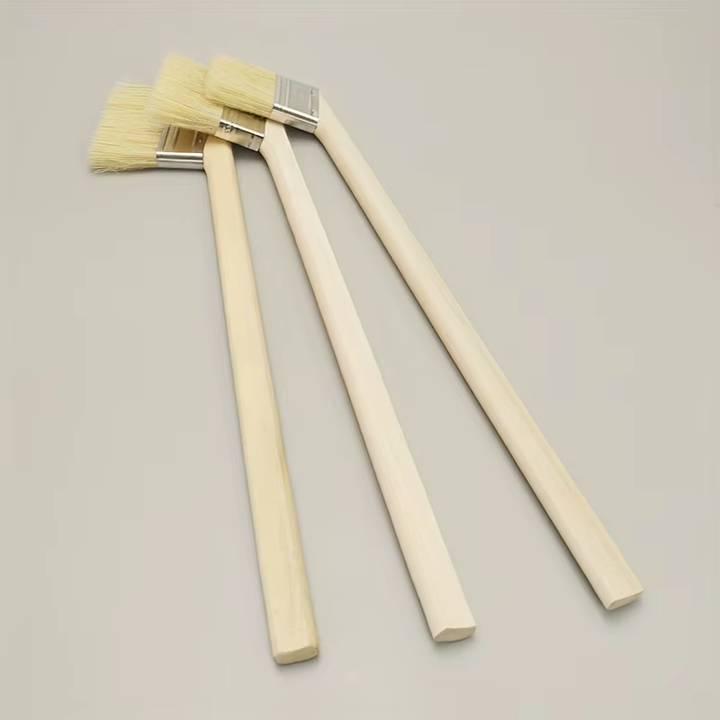 Pinceaux d'angle polyvalents