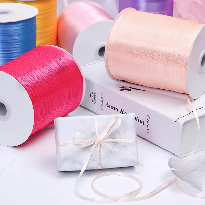 Rubans en satin de soie blancs de 3 mm