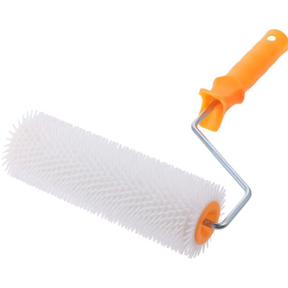 Rouleau à pointes en plastique