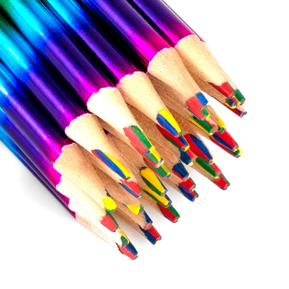 Pinceaux de peinture arc-en-ciel quatre couleurs